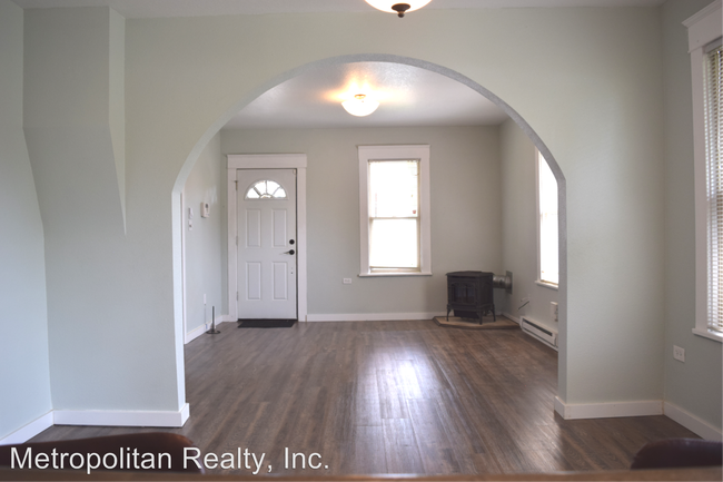 Foto del edificio - 2 br, 1 bath House - 8204 Beverly Blvd.