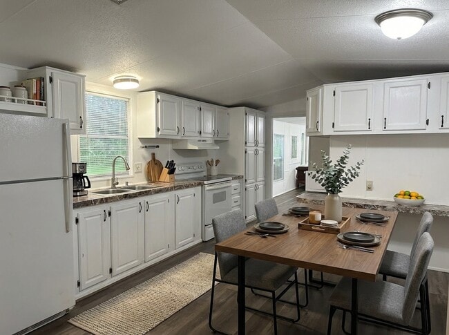 Building Photo - 4823 NW 27th St