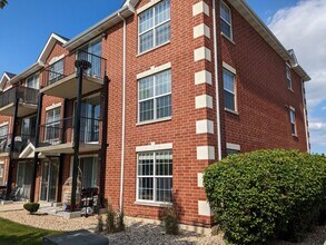 Building Photo - 16641 Liberty Cir