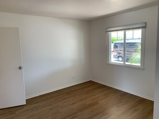 Foto del edificio - Ellwood Beach 4 Bedroom Home