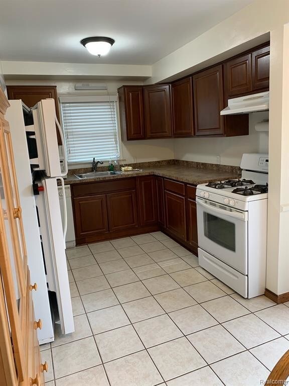 Foto del edificio - 11401 Mayfield