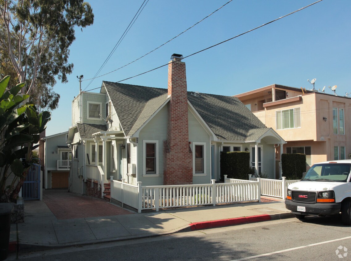 Primary Photo - Beautiful Santa Monica Property