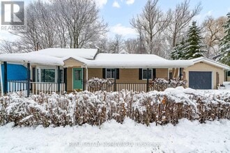 Building Photo - 11 Dover Ln