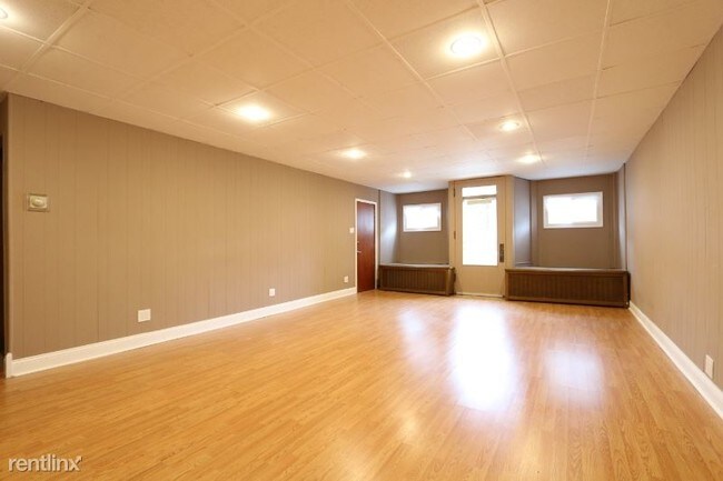 Building Photo - 2041 W 21st St