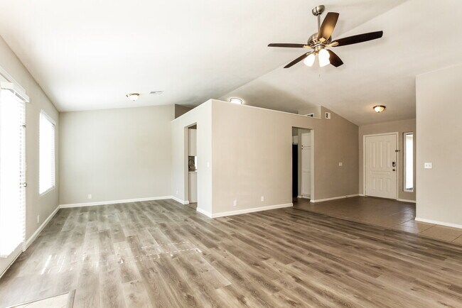Building Photo - 6702 N 82nd Dr