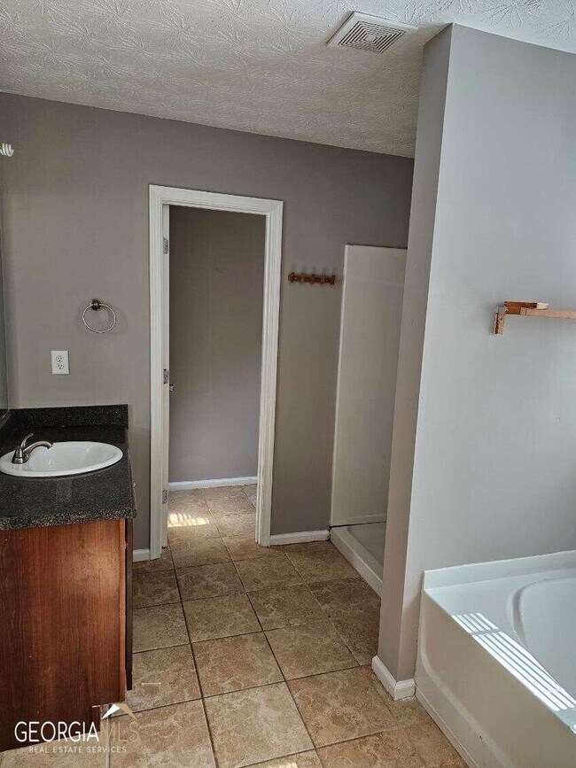 492 Simpson Pl Dr, Forest Park, GA 30297 House Rental in Forest Park