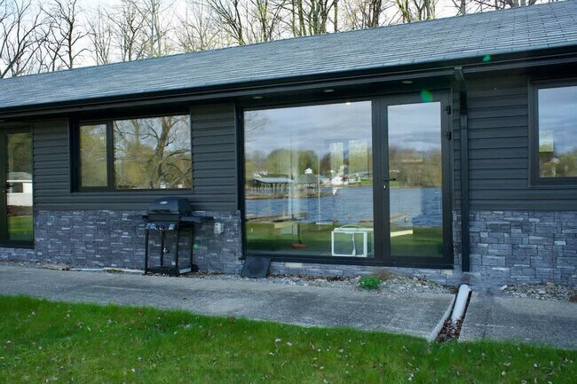 Building Photo - 6010 Rice Lake Scenic Dr