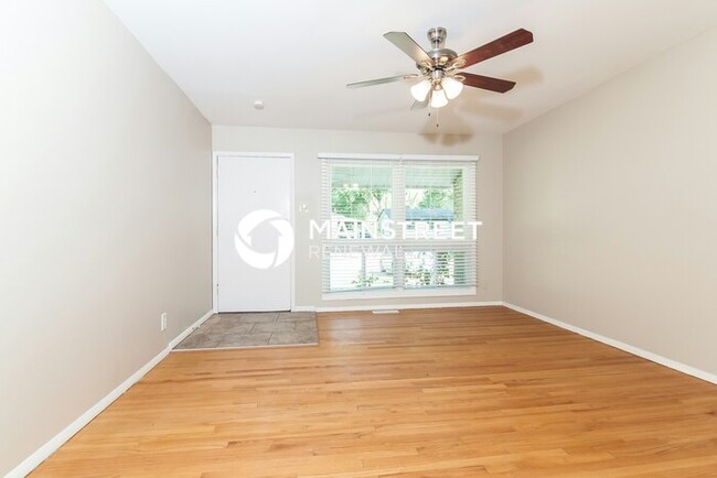 Foto del edificio - 6917 Frostview Ln