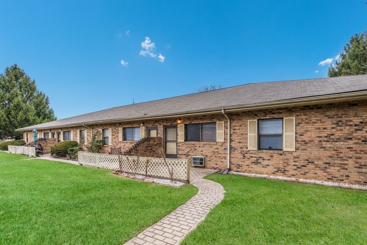 Chatham Village Apartments Apartments in Columbus, OH