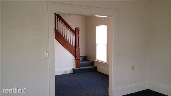 Building Photo - 7401 Brinsmade Ave