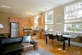 Building Photo - 245 Beacon St