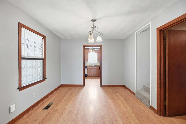 Foto del edificio - Expansive Living at an Unbeatable Value: Your Ultimate Multi-Level Escape!