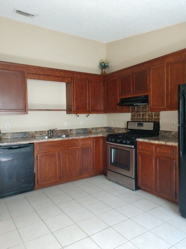 Foto del edificio - 2 Bed 1 Bath Duplex in Tallahassee, FL...1...