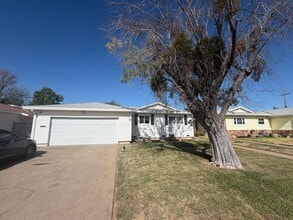 Building Photo - 3163 Portsmouth Dr