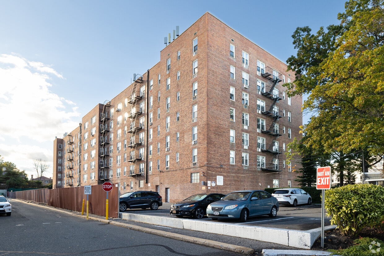 54-40-54-44 Little Neck Parkway - Valerie Arms Apartment
