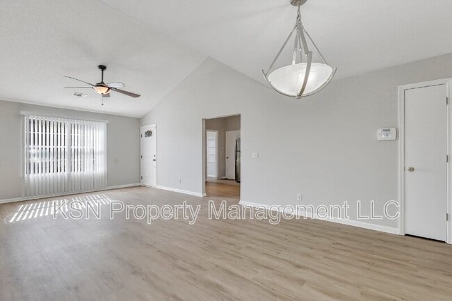 Building Photo - 129 Finn Cir