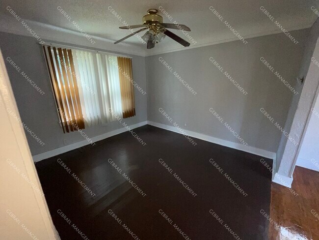 Foto del edificio - 326 E Dartmouth St