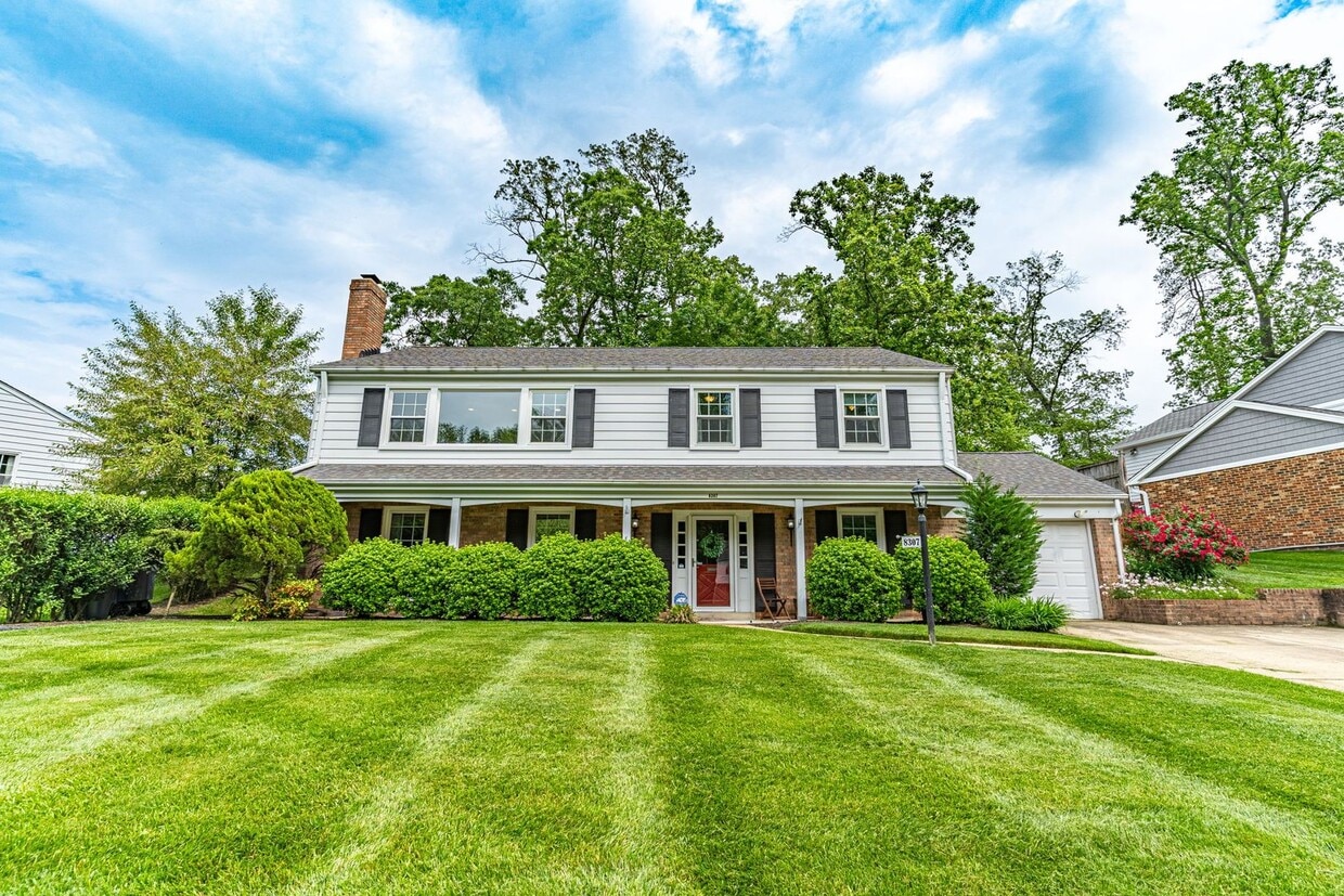 Spacious 4-bedroom home in West Springfield! - Spacious 4-bedroom home in West Springfield!