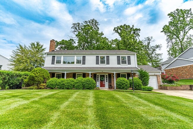 Spacious 4-bedroom home in West Springfield! - Spacious 4-bedroom home in West Springfield!