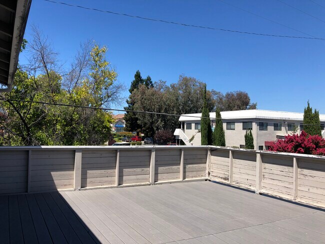 Building Photo - 7216 Coronado Dr