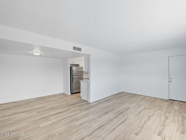 Building Photo - 4740 E Moreland St