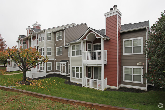 Building Photo - Treetops at ChesterHollow