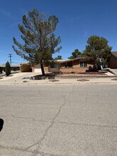 Building Photo - 10449 Chinaberry Dr