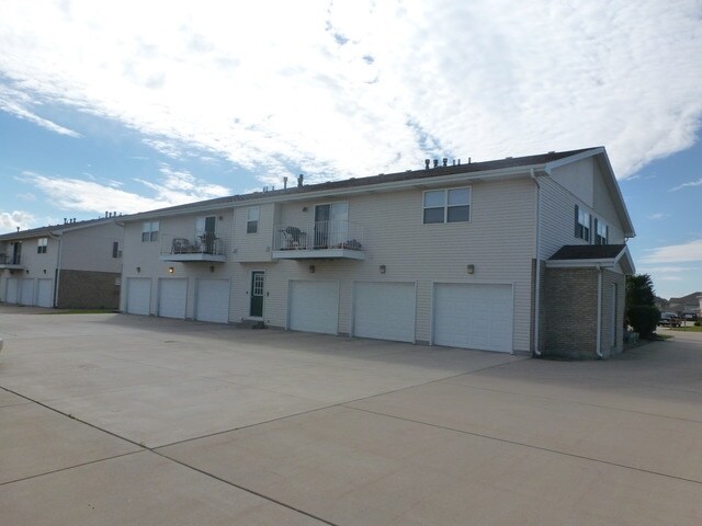 Building Photo - 1545 Girard Way