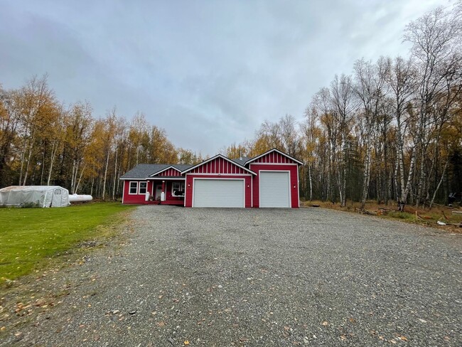 Building Photo - 3 Bedroom 2 Bath Ranch + HUGE Garage in Wa...