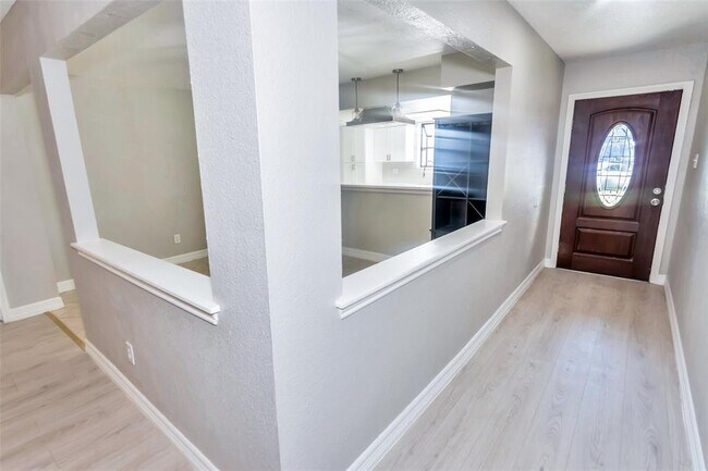 Foto del edificio - 3718 Black Locust Dr