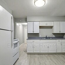 Building Photo - 1724 Pear St