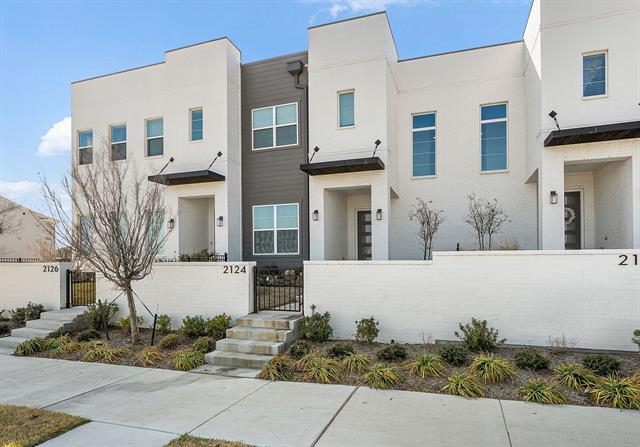 Foto del edificio - 2124 Village Walk Ln