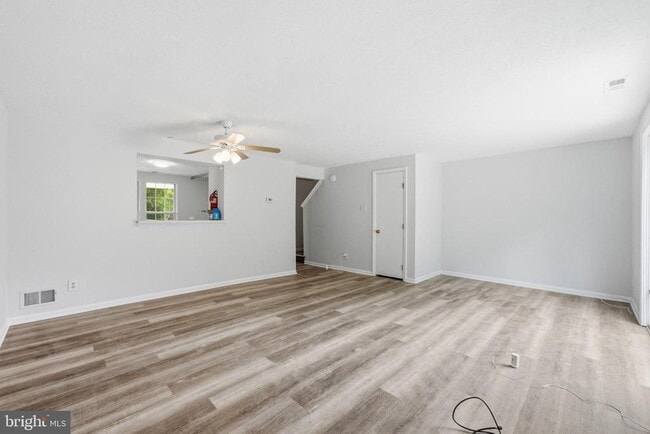 Building Photo - 217 Vista Ct
