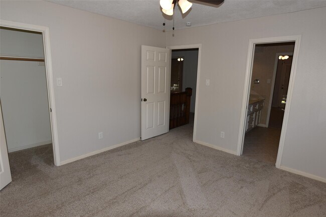Building Photo - 1807 Brookchester Dr