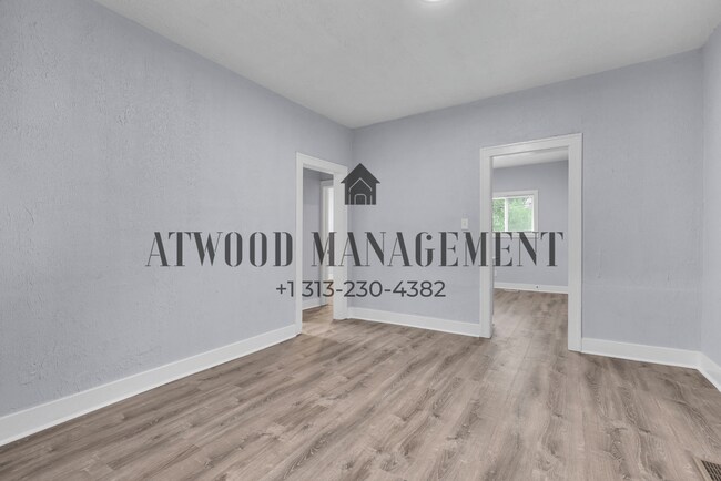 Building Photo - 8693 Woodlawn Ave