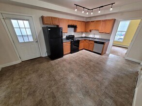 Building Photo - 21 Jane St