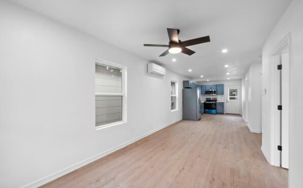 Vista de la sala de estar - 3523 McIlhenny St