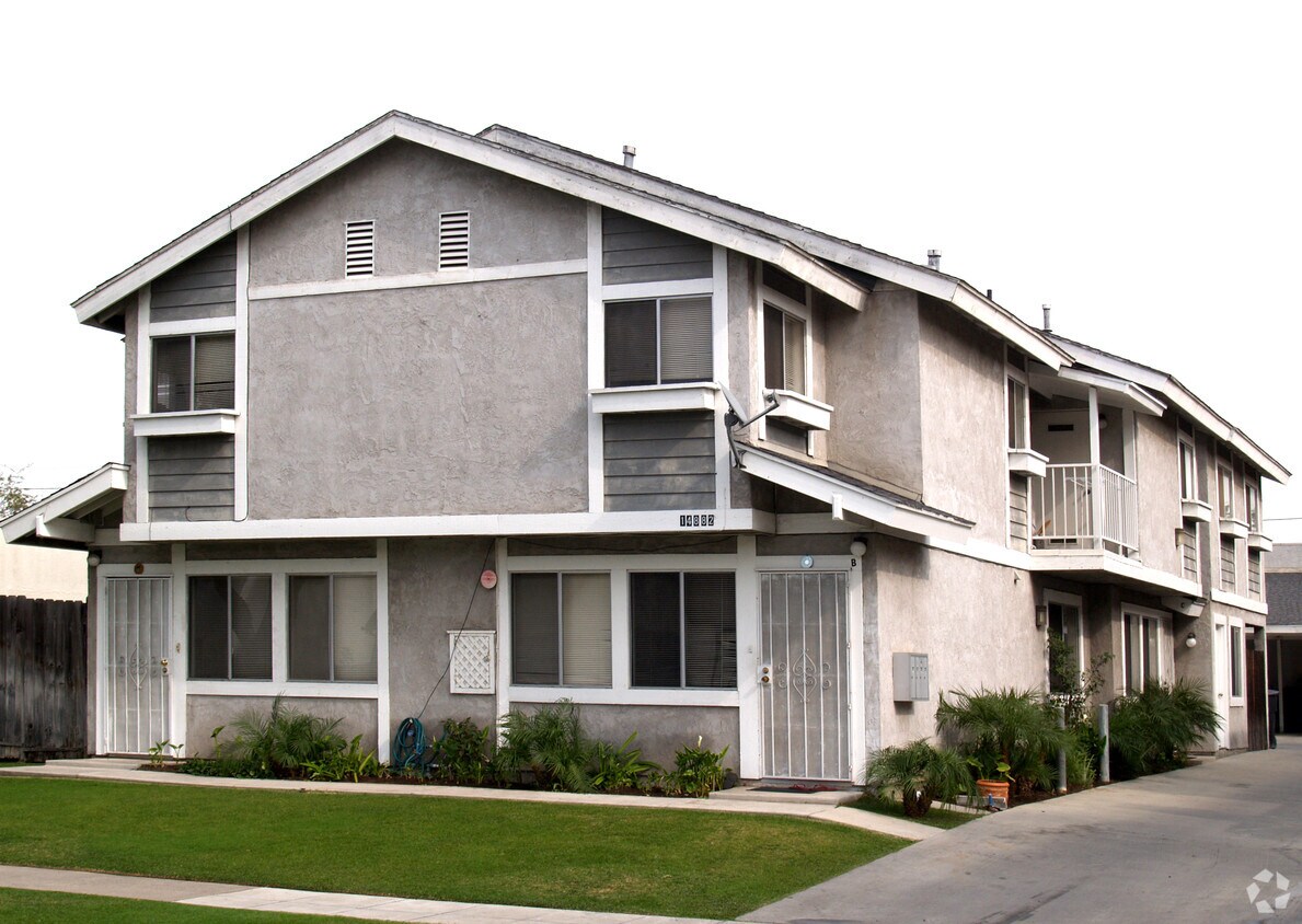 Building Photo - 14882 Adams St