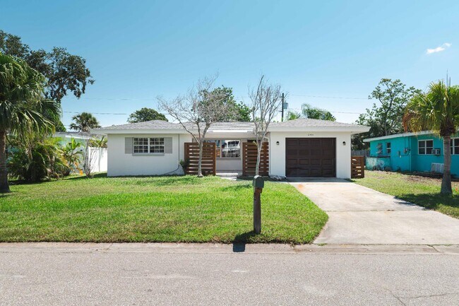 Foto del edificio - 2491 Coronado Way