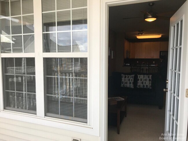 Foto del edificio - 859 E Summerfield Glen Cir