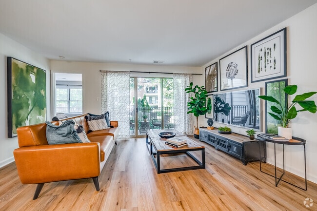 Interior Photo - The Villages at Decoverly