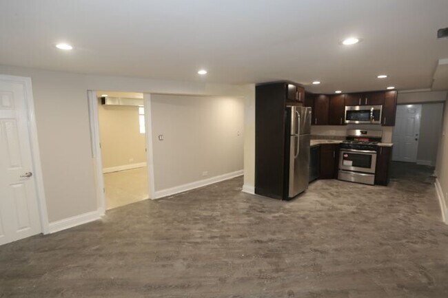 Foto del edificio - Appealing 1 Bedroom, 1 Bath in Lakeview (R...