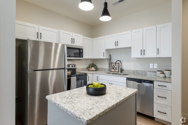 1 habitación, 1 baño - 532 pies cuadrados - Cocina - 1729 Midtown (Pre-Leasing for June 2025)