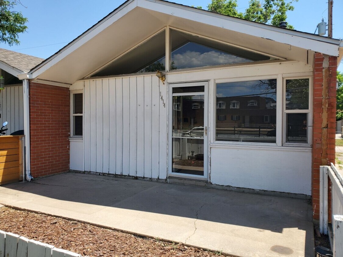 Primary Photo - NICE HOUSE!! GREAT LOCATION!!