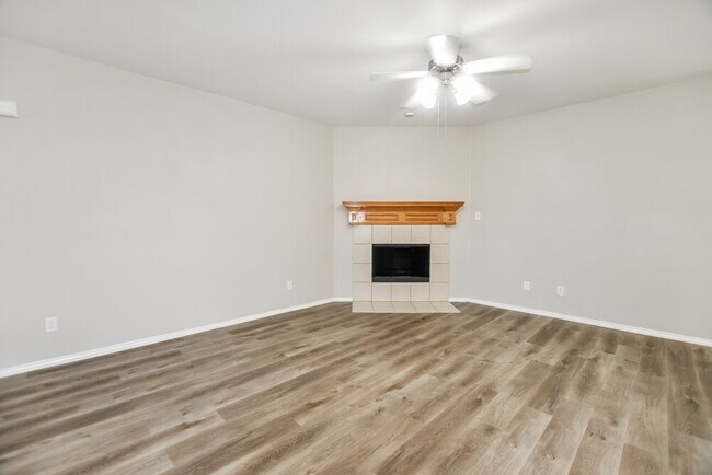 Building Photo - 705 Orchid Blvd