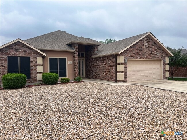 Building Photo - 2213 Garden Gate Cir