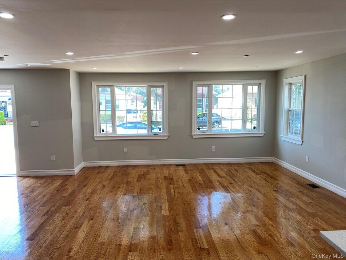 Foto principal - 132-11 160th St
