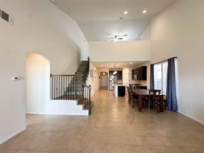 Foto del edificio - 5334 Silver Ledge Dr
