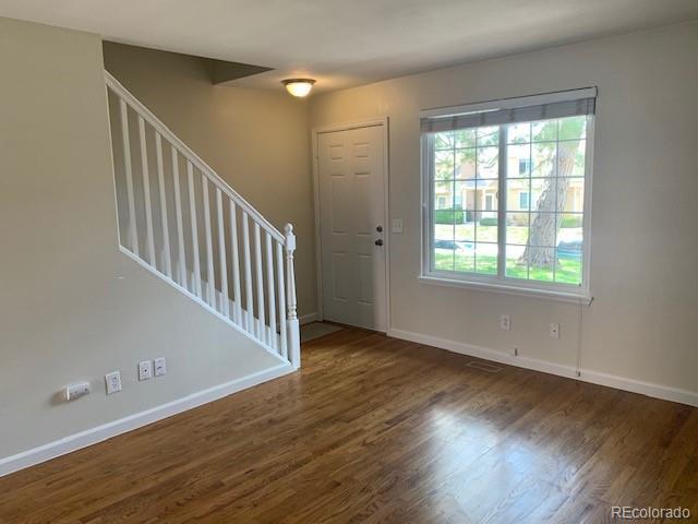 Building Photo - 885 Summer Dr
