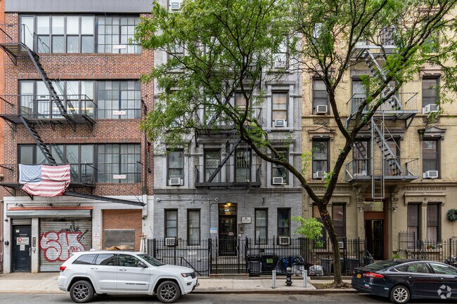 Building Photo - 444 W 49th St